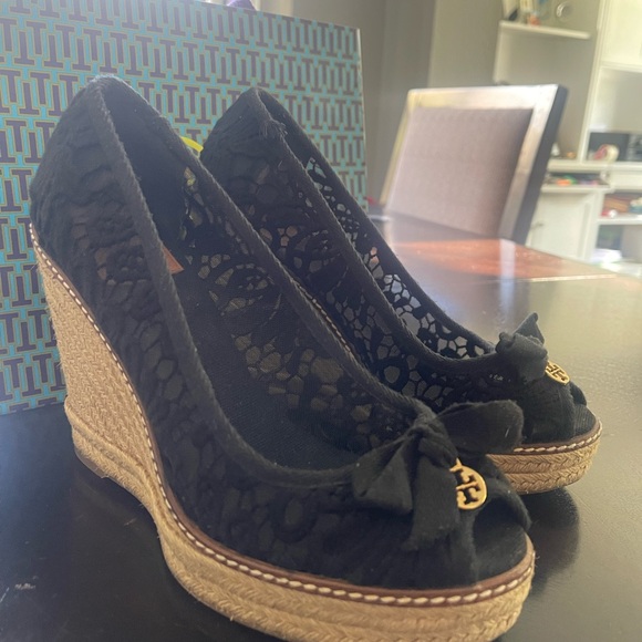 TORY BURCH JACKIE BLACK LACE ESPADRILLES-SIZE 8.5 - VERY GOOD CONDITION - Picture 2 of 5